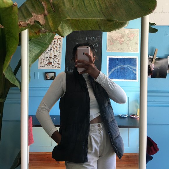 Black Puffer Vest - Picture 2 of 3